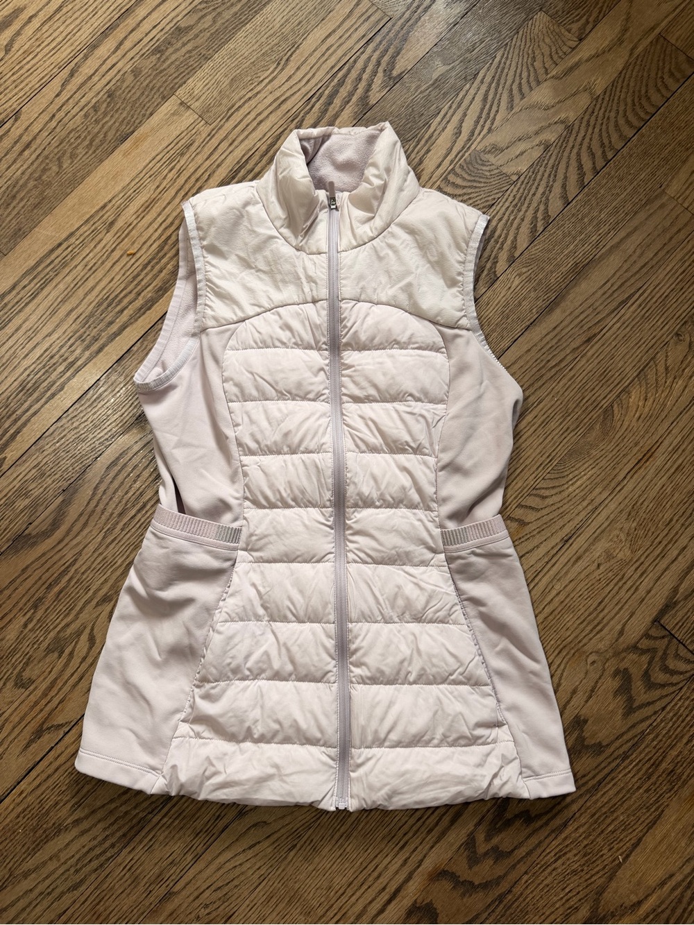 Blush pink LuluLemon fitted vest size 6